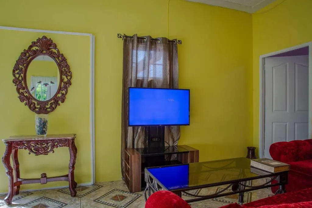 Savan Suite - Caribbean Estates - Gated Community Portmore 0*,  Jamajka